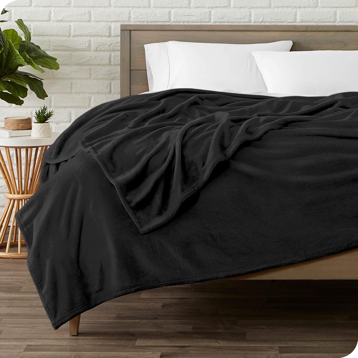 Microfiber Sheet Set with Microplush Fleece Blanket Bundle (Queen, Black)